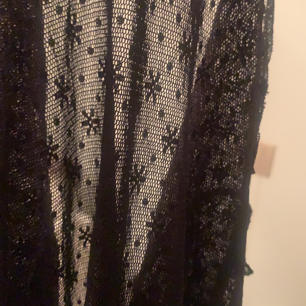 MARKDOWN SALE!! FREE PEOPLE Black Lace top Sz L. - Picture 7 of 12
